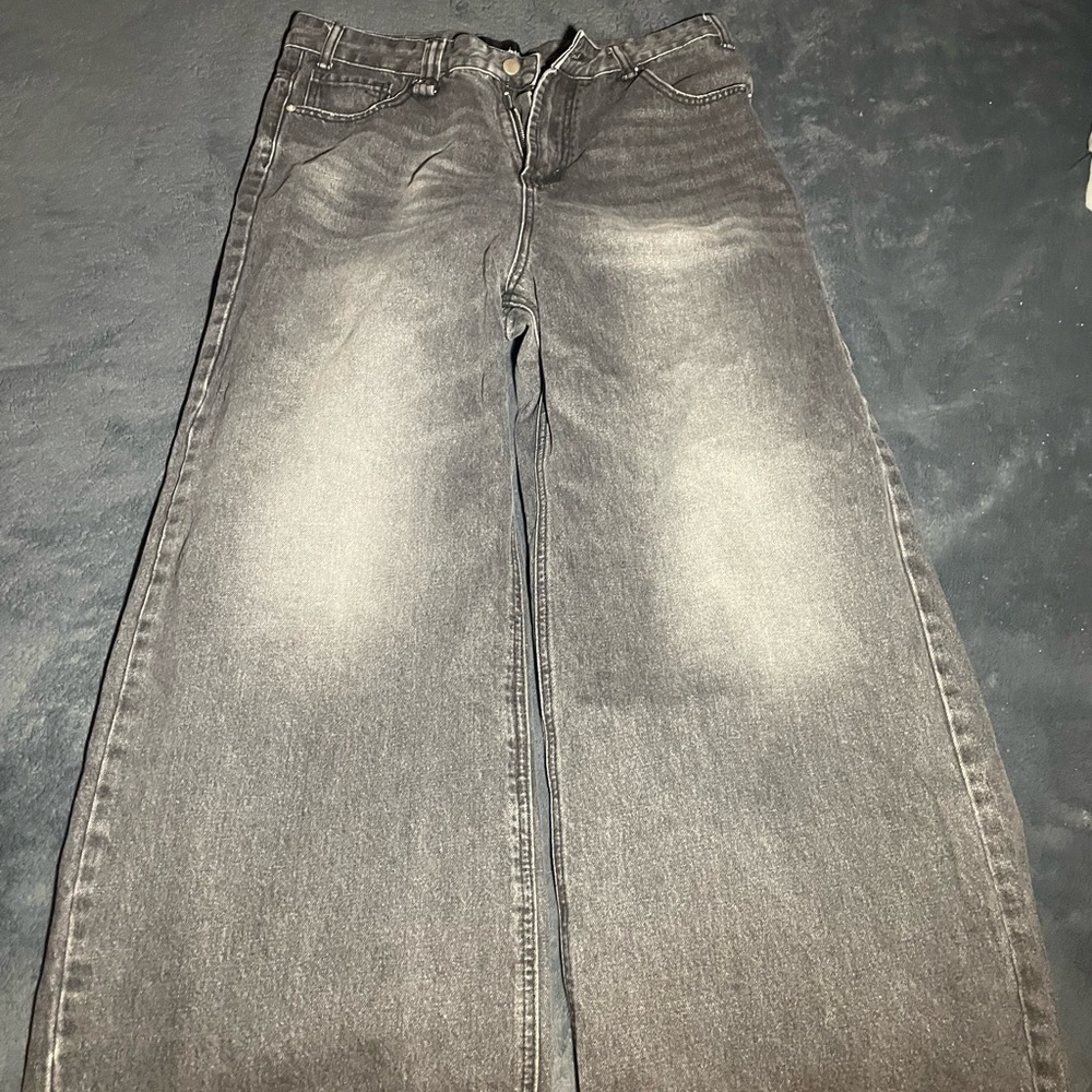 Gray Relaxed Fit Jeans with Vintage Fading